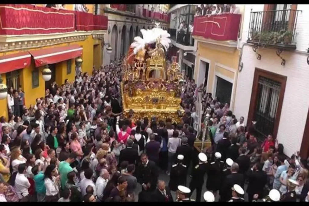 Maximo Lujo En Calle Francos. No Te Arrepentiras. Севилья Испания